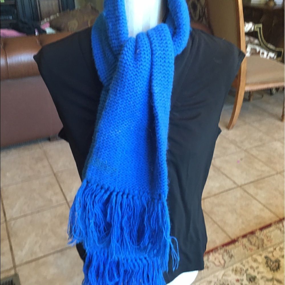 HAND KNIT Scarf classic warmth!